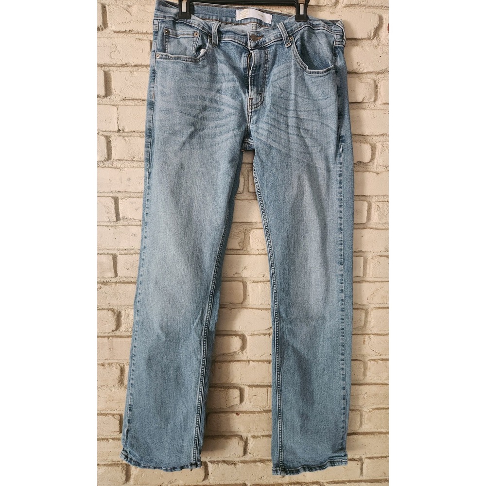 Signature by Levi Strauss Men Relaxed Fit Straight Leg Jeans
